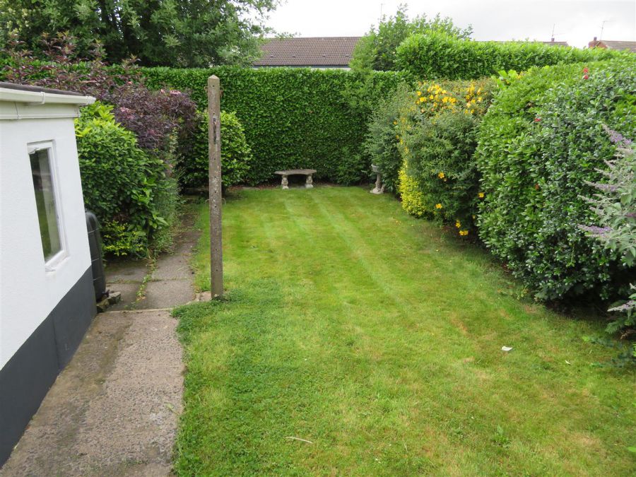 48 Pines Park