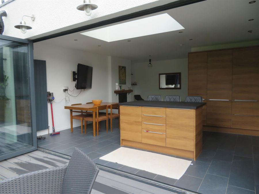 48 Pines Park