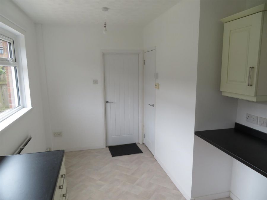 98 Mourne Road