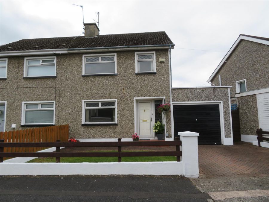 4 Kingsway Drive