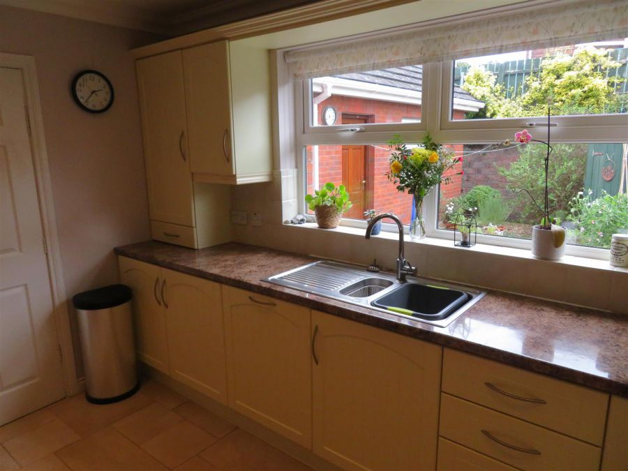 86 Moss View