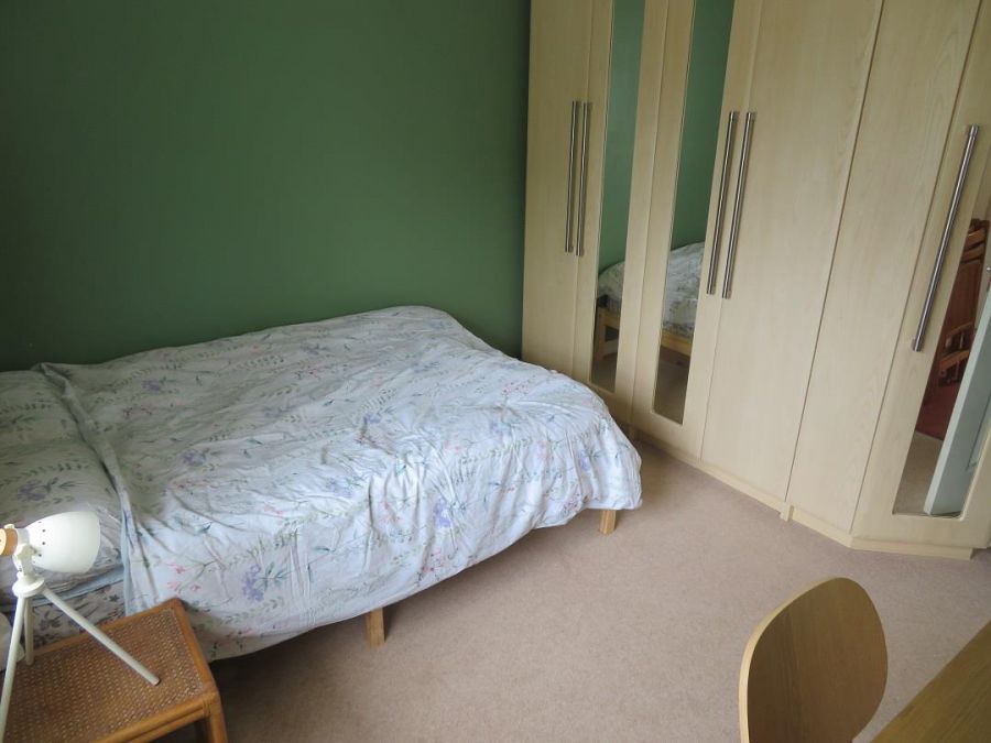 86 Moss View