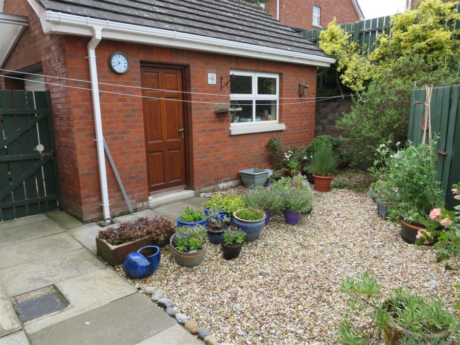 86 Moss View