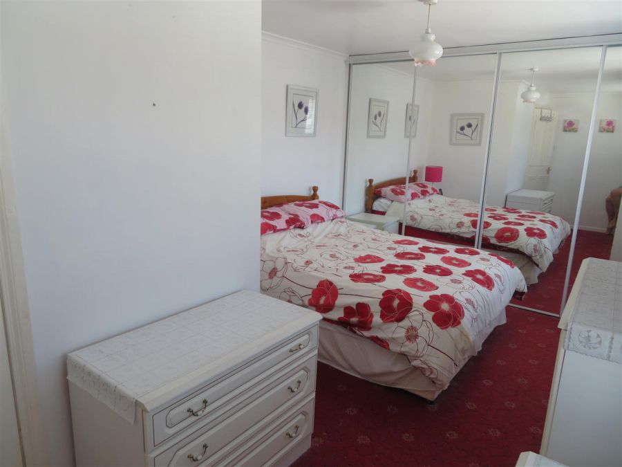 32 Larkfield Square