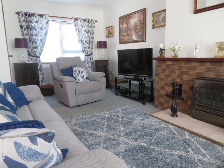 32 Larkfield Square