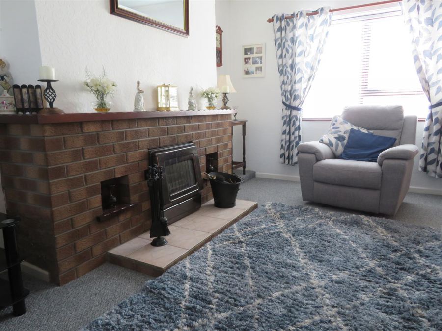 32 Larkfield Square