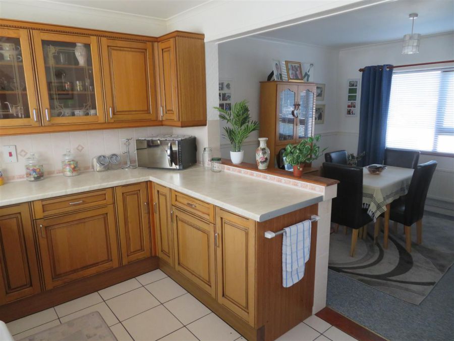 32 Larkfield Square
