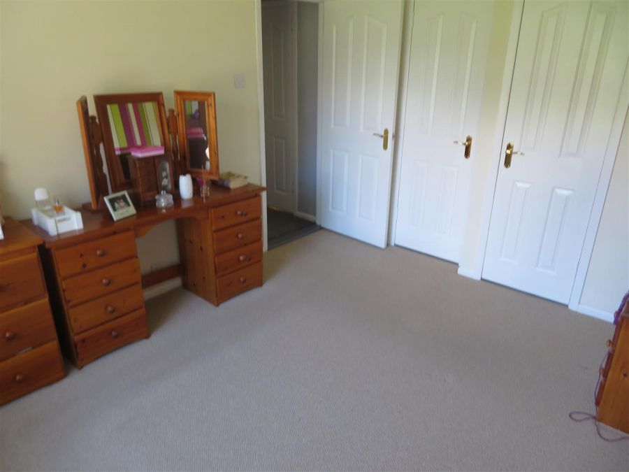 28 Regents Wood