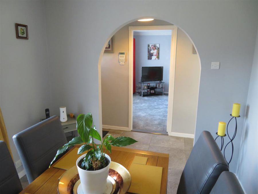 28 Regents Wood