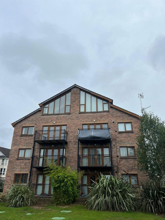 56 Silverwood Green