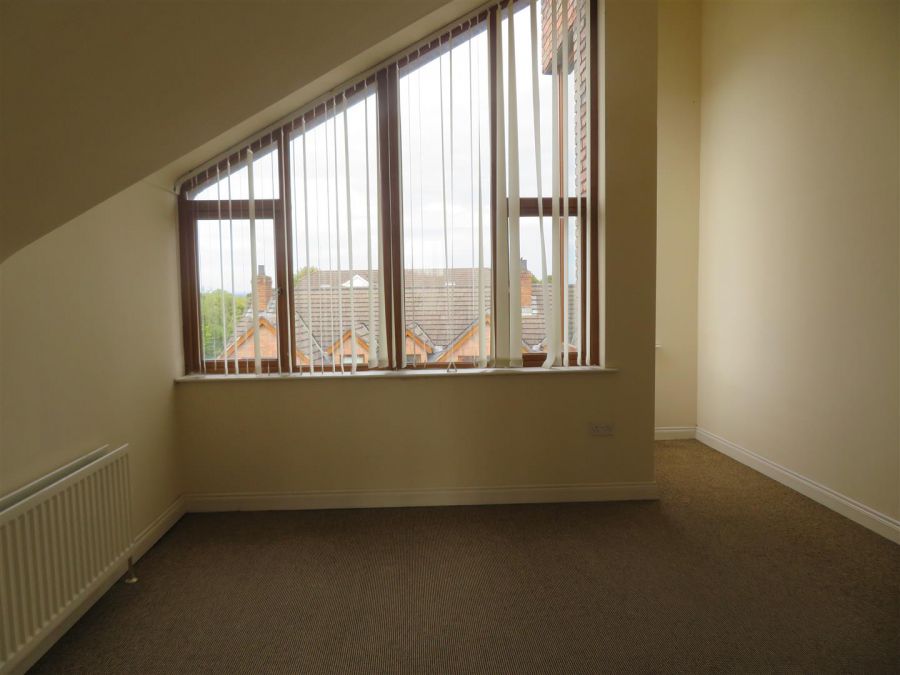 56 Silverwood Green
