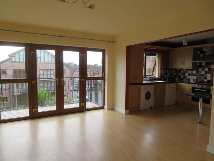 56 Silverwood Green
