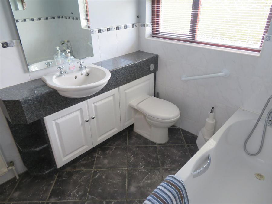 4 Shannaghmore Park