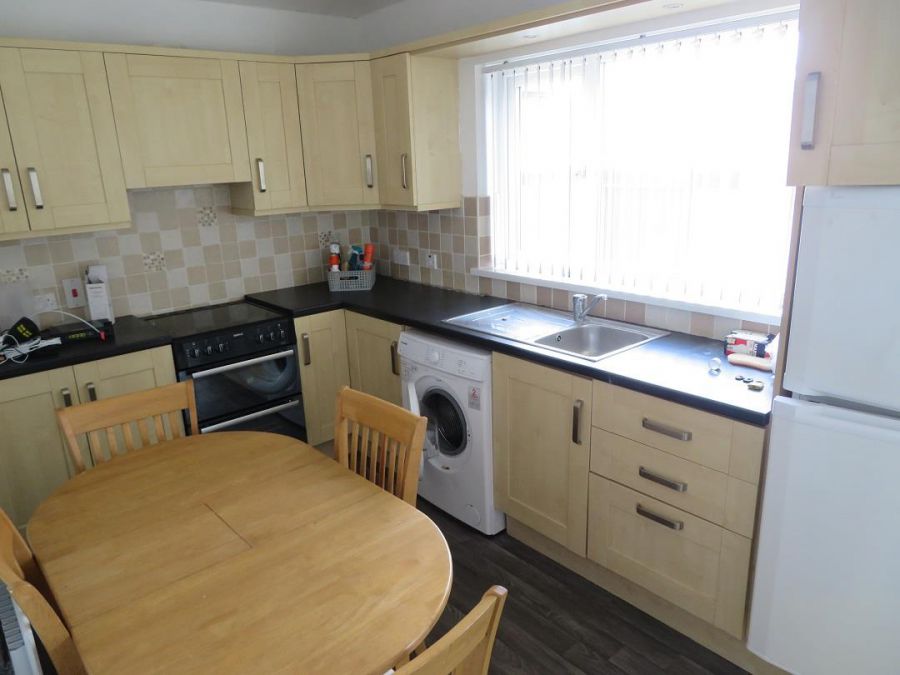 2 Clarendon Park