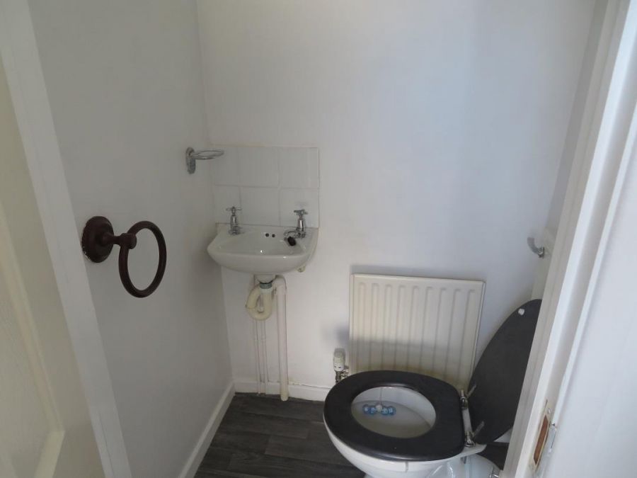2 Clarendon Park