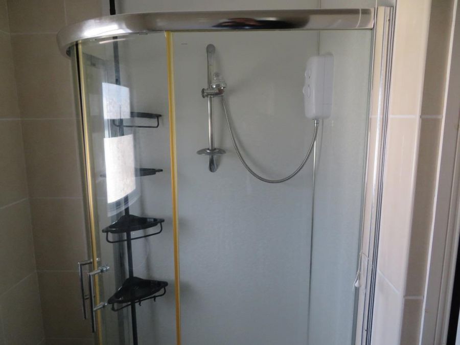 2 Clarendon Park