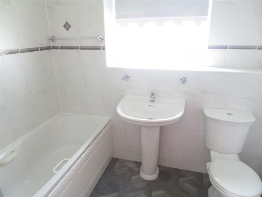 17 Woodford Park