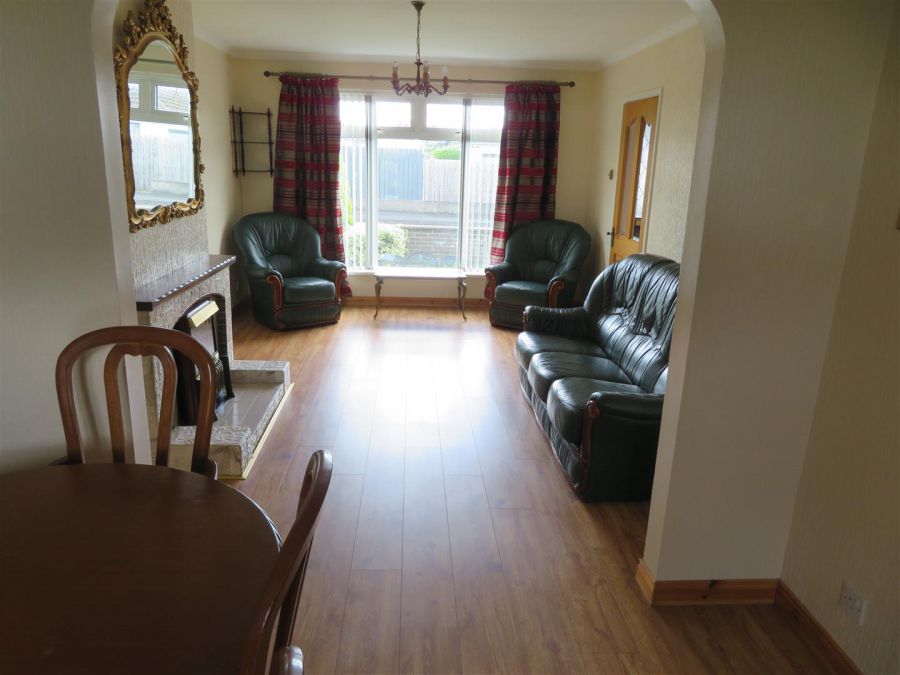 17 Woodford Park