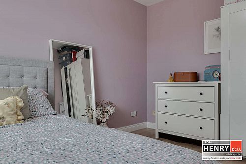2 Henrys Place