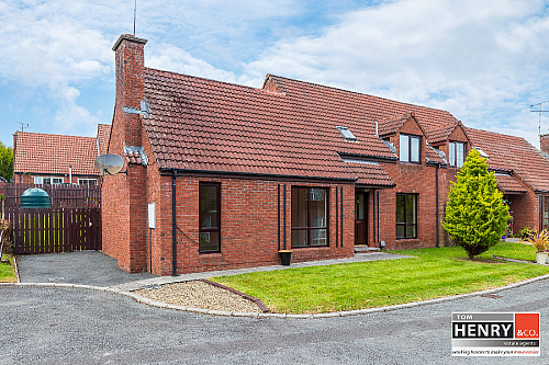 2 KINGARVE COURT