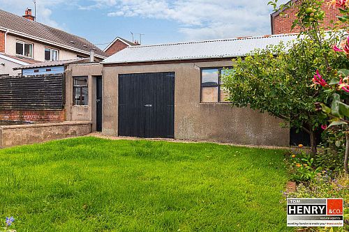 3 Prince Andrew Crescent
