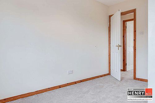 5 Oakwood Manor