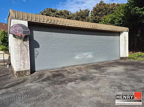 Residence With Store At 8 Killyneill Road