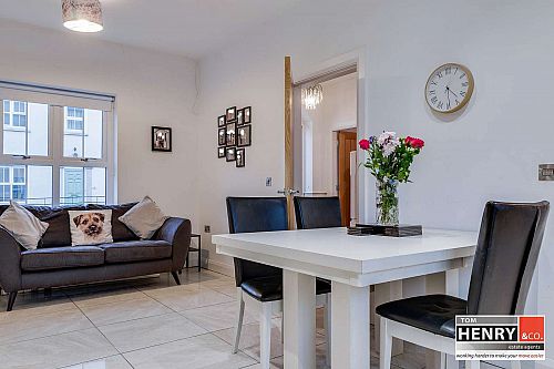 9 Castle Glen Avenue