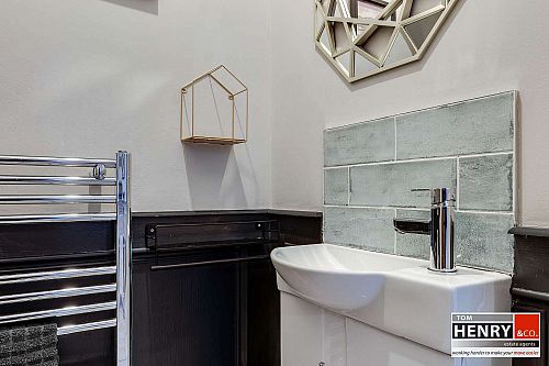 9 Castle Glen Avenue