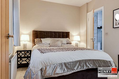 9 Castle Glen Avenue