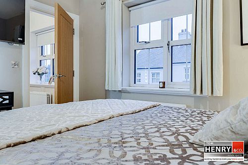 9 Castle Glen Avenue