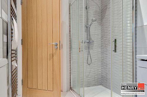 9 Castle Glen Avenue