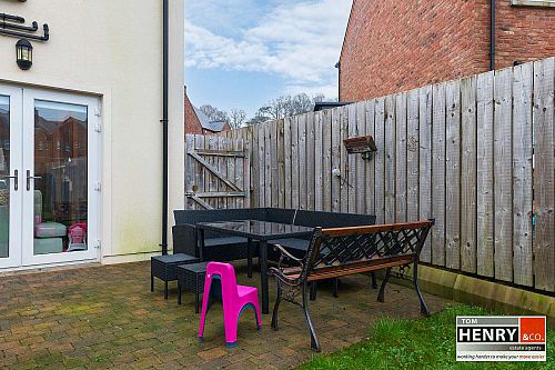 9 Castle Glen Avenue