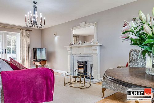 1 Woodglen Crescent