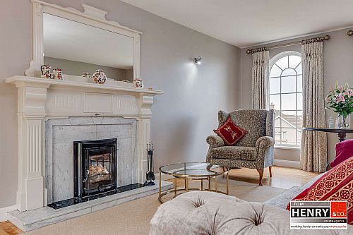 1 Woodglen Crescent