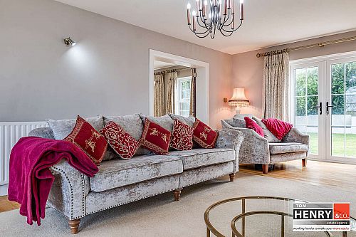 1 Woodglen Crescent