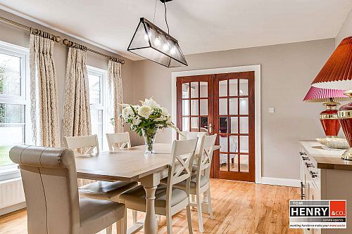 1 Woodglen Crescent