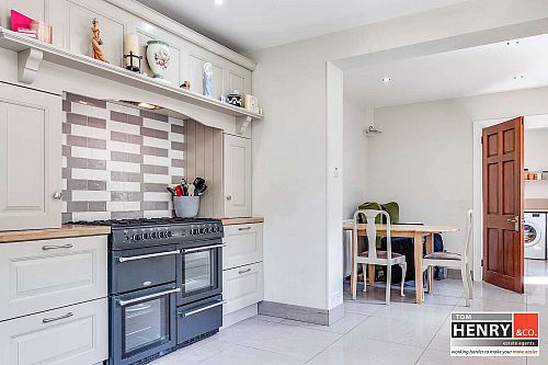 1 Woodglen Crescent