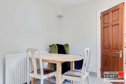 1 Woodglen Crescent