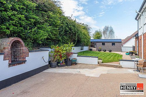 1 Woodglen Crescent