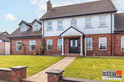 1 Woodglen Crescent
