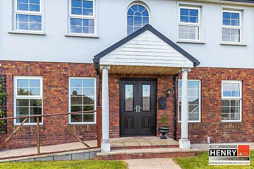 1 Woodglen Crescent
