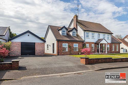 1 Woodglen Crescent