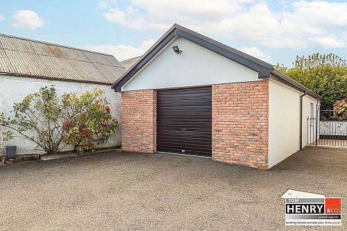 1 Woodglen Crescent