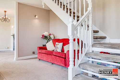 1 Woodglen Crescent
