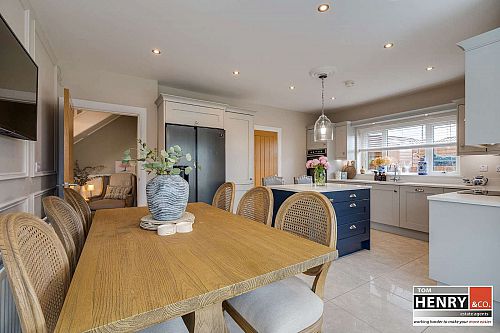 11 Bramley Meadows