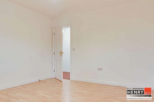 45 Hollyfields