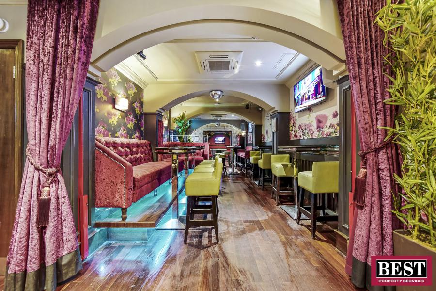 Hagans Bar, Irish Street