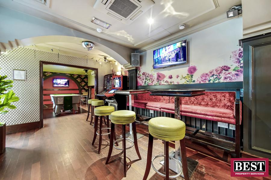 Hagans Bar, Irish Street