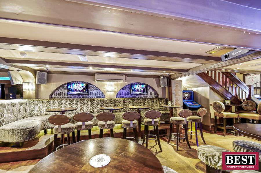 Hagans Bar, Irish Street